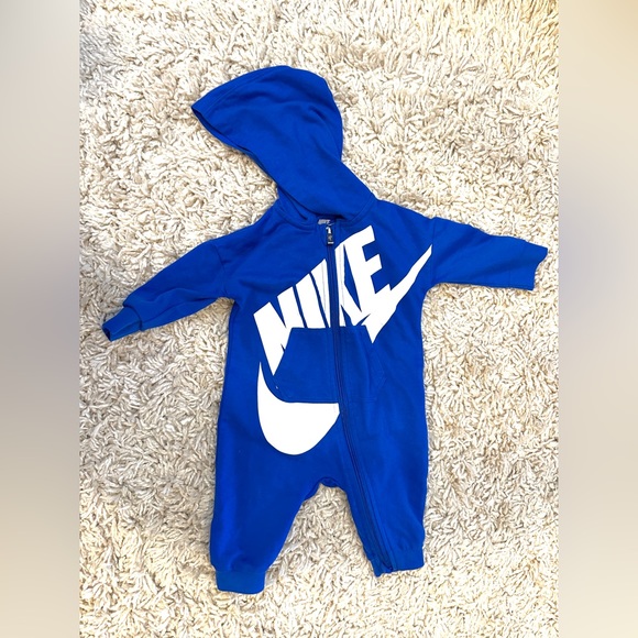 Nike Sleeper/Outfit Bundle - Picture 4 of 8